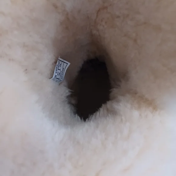 Ugg Bailey Button Tan Suede Leather Short Boots Women's Size 7 - Picture 13 of 14